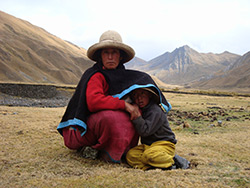 Alpamayo trekking