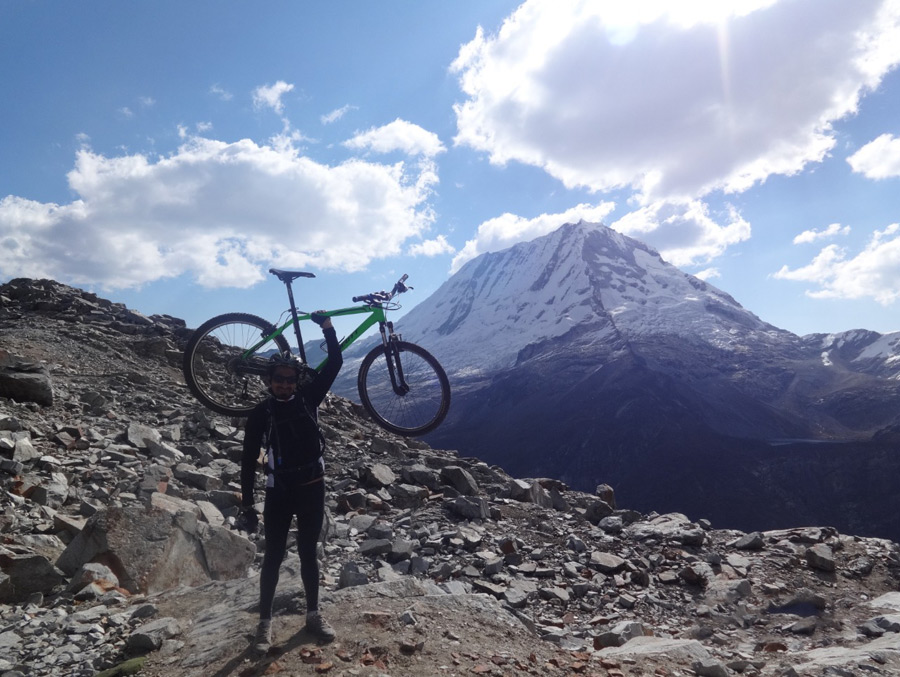 Mountain biking cordillera blanca