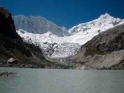 tours Llaca lake