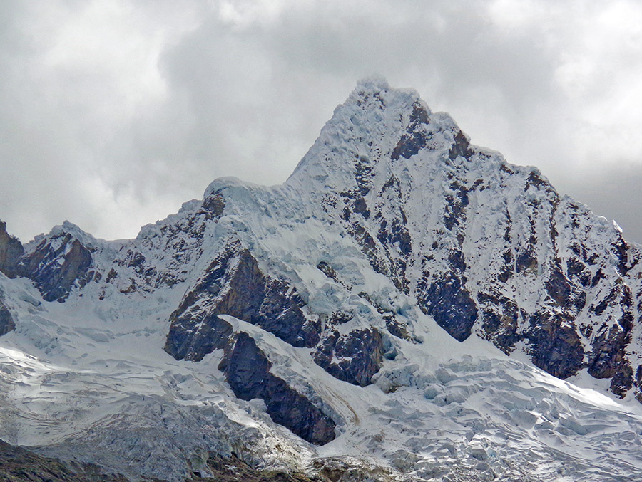 nevado alpamayo Santa Cruz