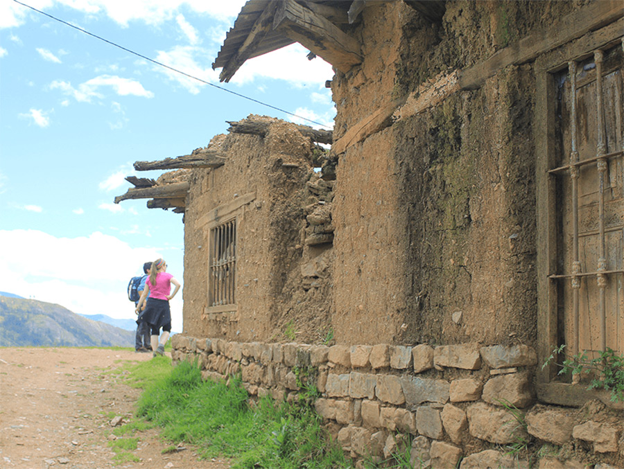 Hiking Wilcahuain to Monterrey